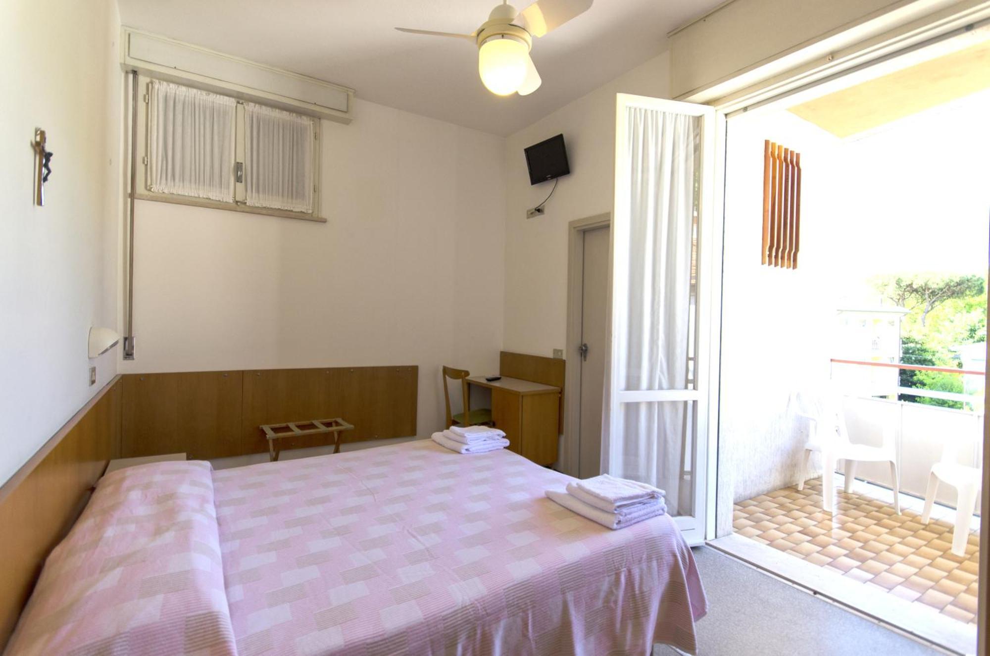 Hotel Villa Alberta B&B Чезенатіко Номер фото