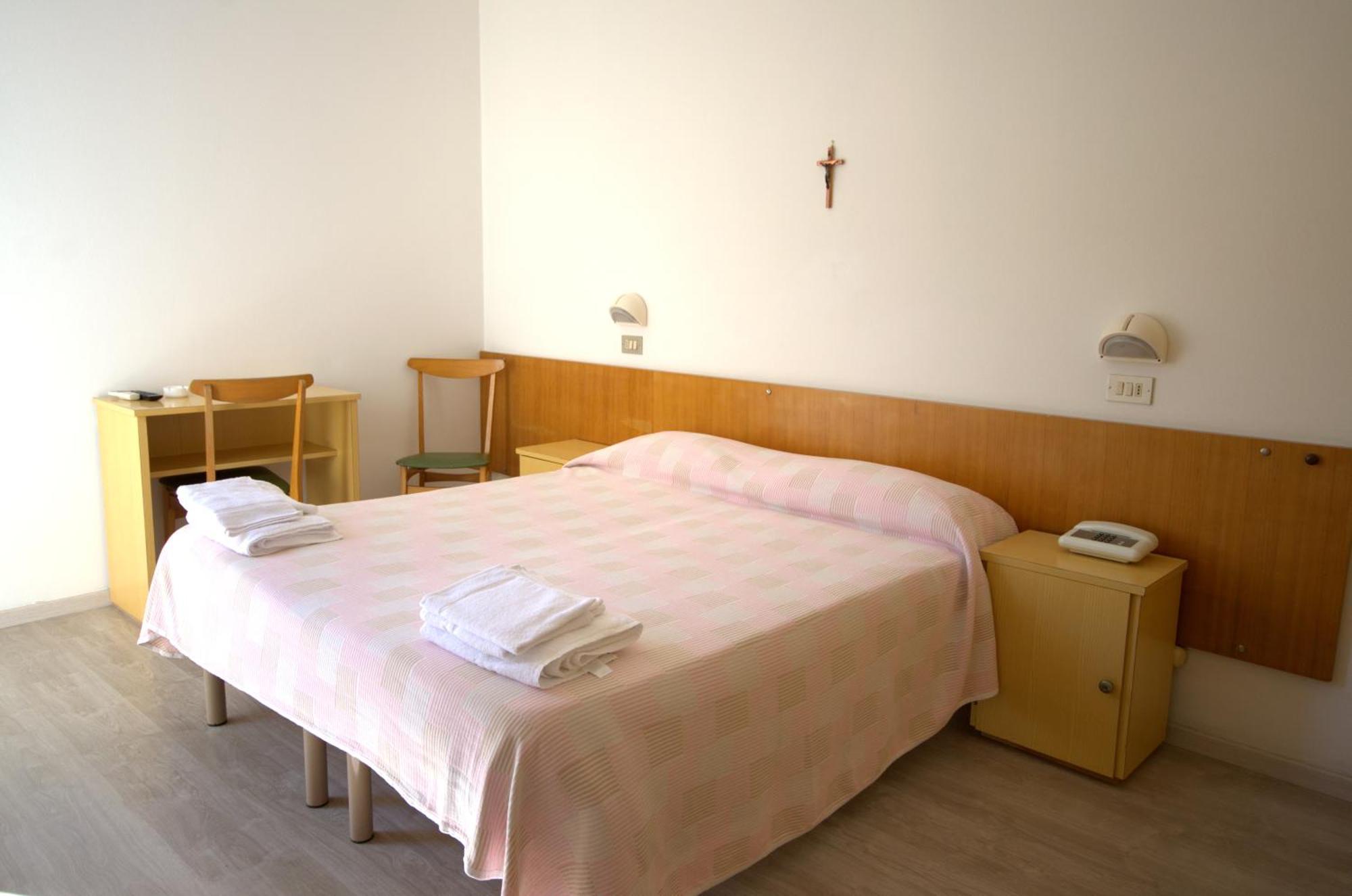 Hotel Villa Alberta B&B Чезенатіко Номер фото